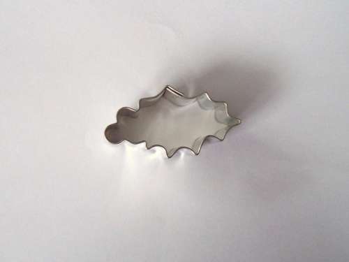 Mini Holly Leaf Cookie Cutter or Fondant Cutter - Click Image to Close